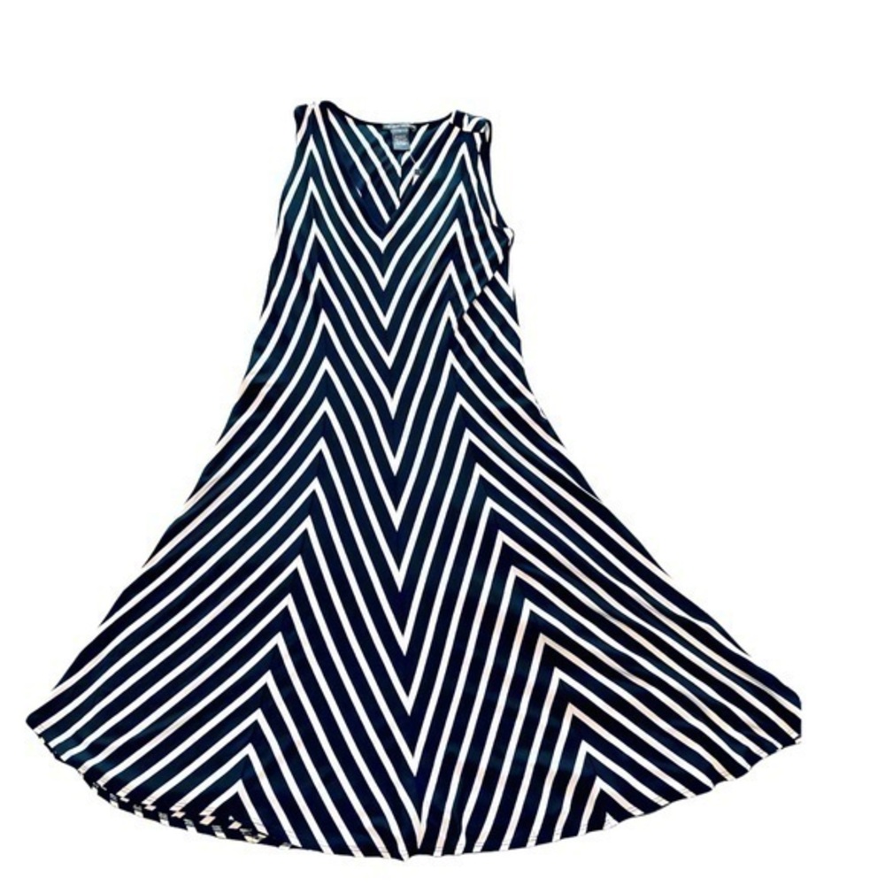 NWT Chelsea & Theodore striped blue and white dress, Size Small